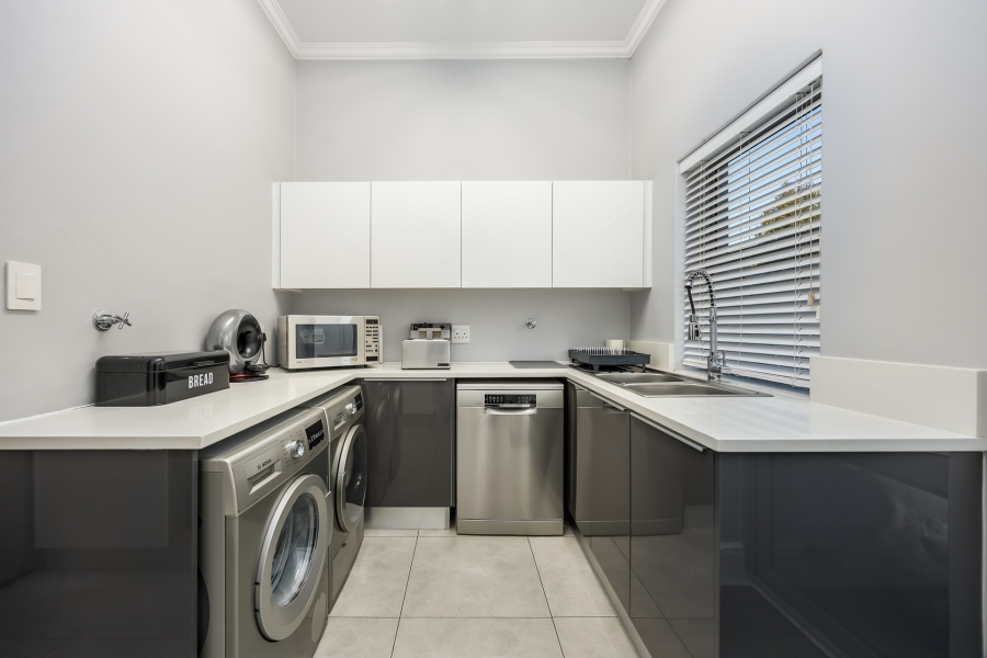 4 Bedroom Property for Sale in Graanendal Western Cape